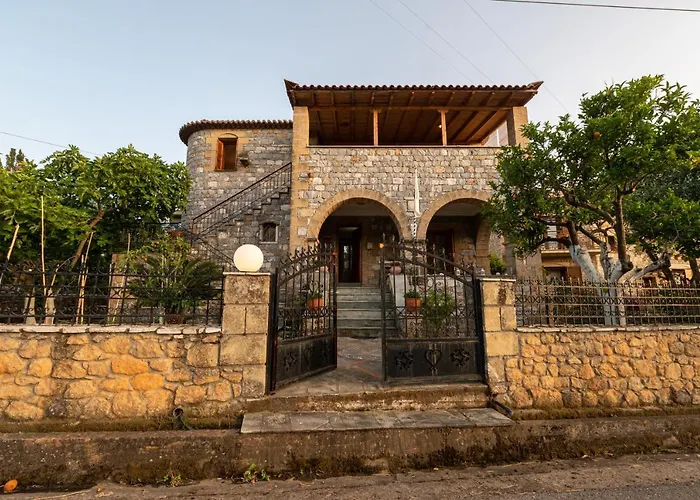 Mary Stone House Кардамили